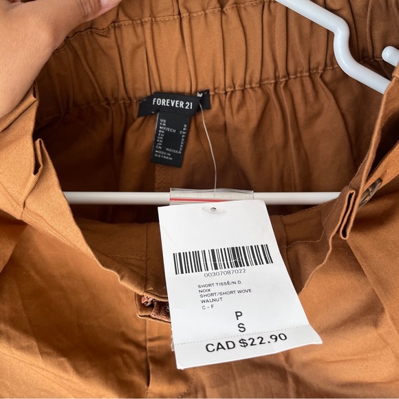 Forever 21 brown high waisted paper bag shorts. Brand new with tag. - Picture 5 of 6